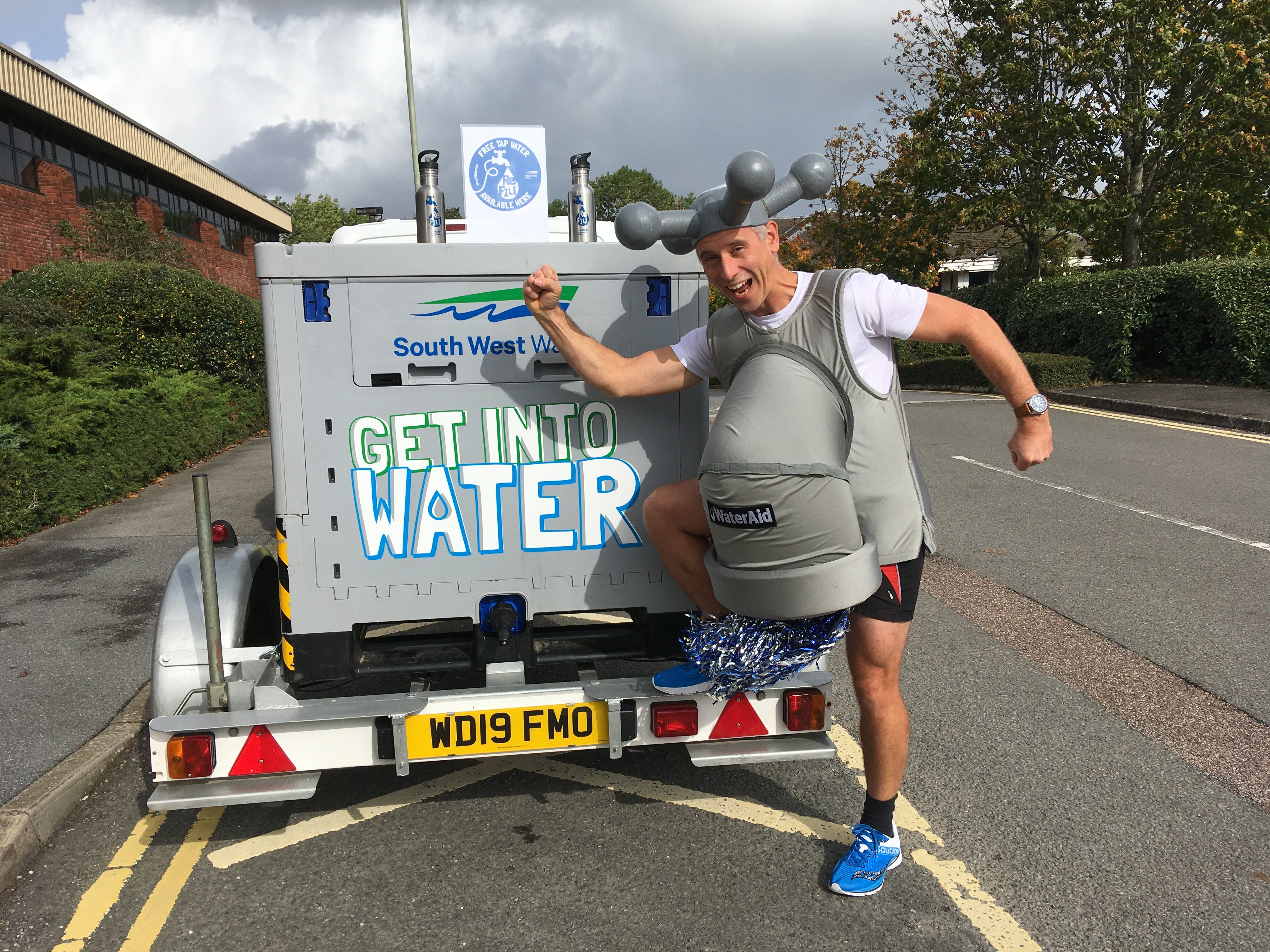 Runner goes extra 13.1 miles to spread water-saving message